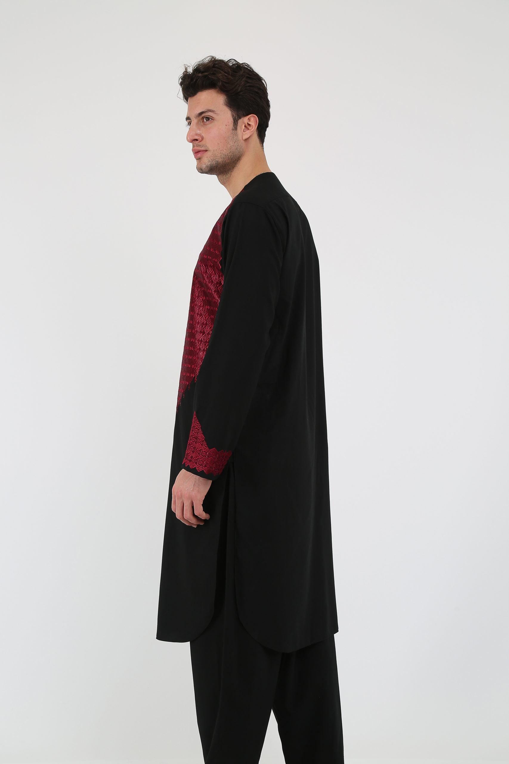 afghan Perantomban Triangle Chest